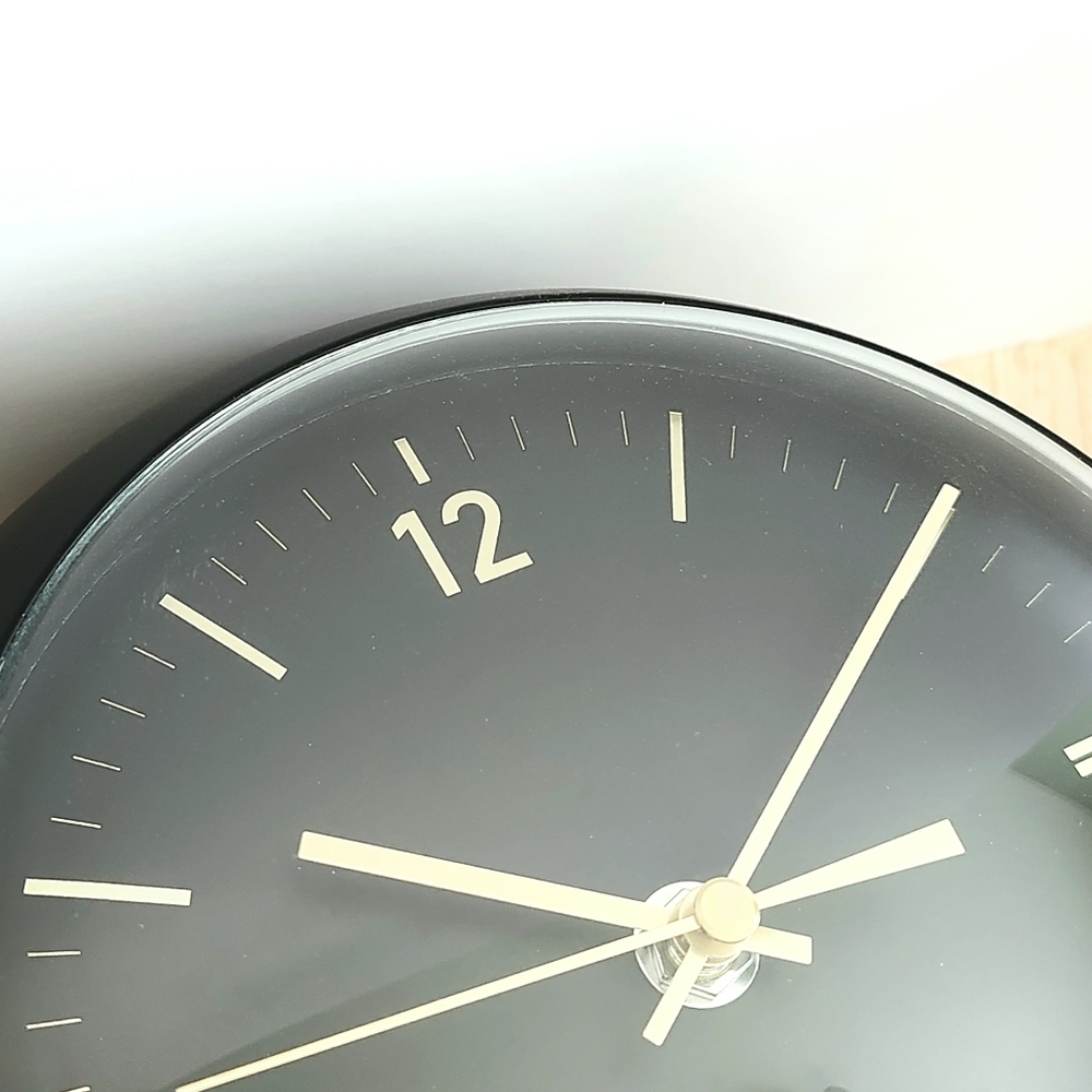 NEW Black & Gold Retro CLOCK - Picture 4 of 6